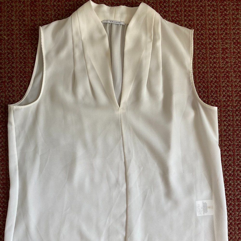 Women's TAHARI Blouse.